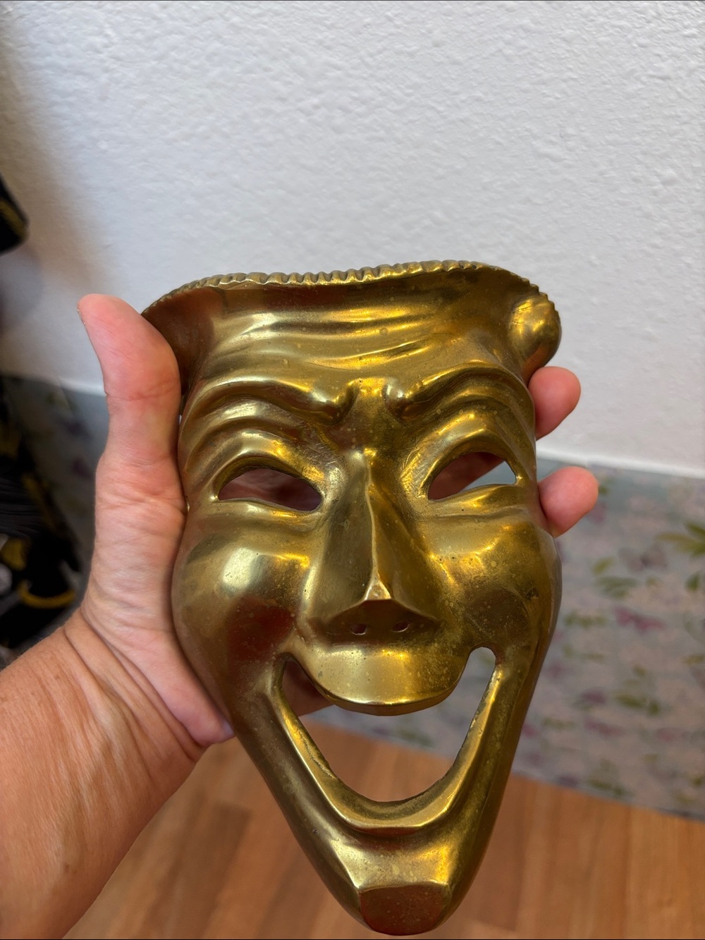 Vintage Brass Comedy and Tragedy Theater Masks - Wall Decor. - Picture 5 of 17